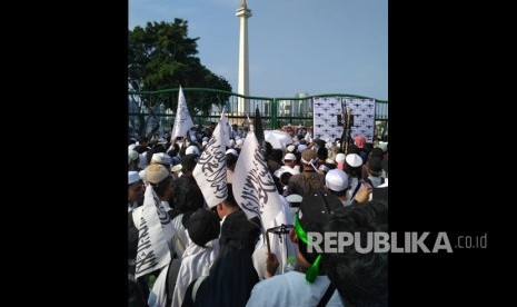 Masyarakat muslim yang datang ke Monas (ilustrasi)