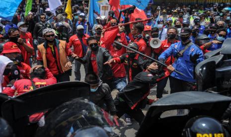 Buruh di Jabar mendesak UMP dinaikan (foto: ilustrasi demo buruh).