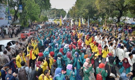 Massa BEM Seluruh Indonesia saat melakukan demo (ilustrasi).