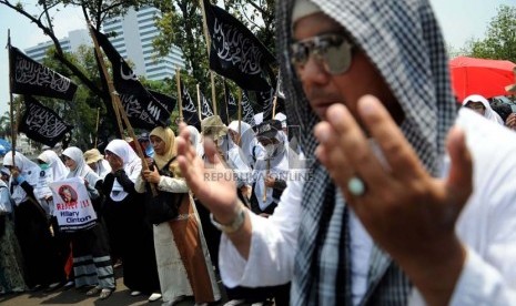  Massa Hizbut Tahrir Indonesia (HTI)