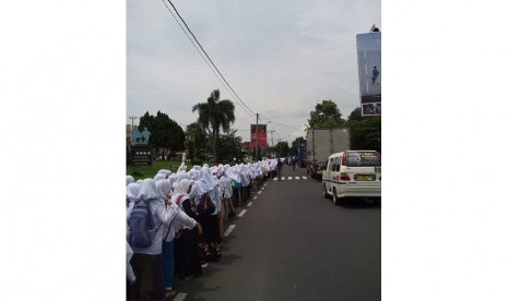 Massa aksi jalan kaki ke Jakarta (ilustrasi).