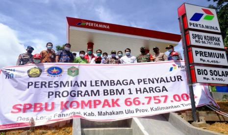  Masyarakat di Desa Long Pahangai, Kabupaten Mahakam Ulu dan sekitarnya patut berbahagia dikarenakan tidak lagi kesulitan untuk mendapatkan Bahan Bakar Minyak (BBM) dengan harga yang sama. Pertamina menambah 14 Stasiun Pengisian Bahan bakar Umum (SPBU) BBM Satu Harga di daerah terluar, terdepan, dan terpencil (3T) di seluruh Pulau Kalimantan sepanjang tahun 2020 ini, sebanyak 5 di antaranya ada di Kalimantan Utara dan 1 di Kalimantan Timur.