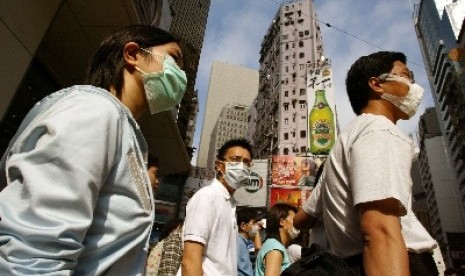 Masyarakat Hong Kong mengenakan masker untuk menghindari virus MERS