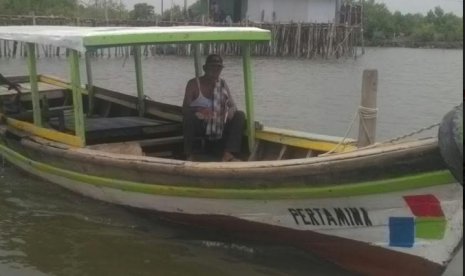 Masyarakat Kampung Nelayan Sebrang kecamatan Belawan Sumatera Utara.