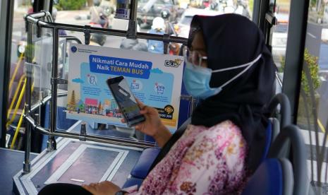 Masyarakat masih dapat menggunakan jasa layanan Teman Bus tanpa dipungut biaya. 