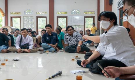 Masyarakat Wadas, Kecamatan Bener, Purworejo, Jawa Tengah dan KSP melakukan dialog, bertukar pikiran mengenai kondisi di desa tersebut.