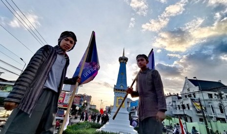 Masyarakat Yogyakarta yang tergabung dalam Kawula Ngayogyakarta Hadiningrat (KNH) merayakan Hari Kebangkitan Nasional 