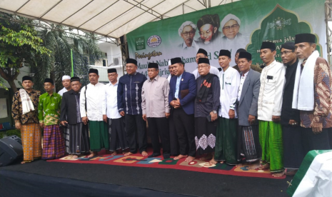 Maulid digelar di Pondok Pesantren Al-Manar Azhari, Limo, Kota Depok, Ahad (5/1).