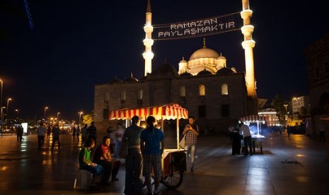 Mayha dengan pesan 'Ramadhan Berbagi' di Turki