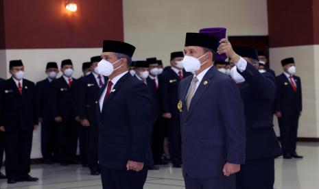 Mayjen Mohamad Sabrar Fadhilah (kanan) dilantik menjadi wakil gubernur Lemhannas menggantikan Marsdya Wieko Syofyan.