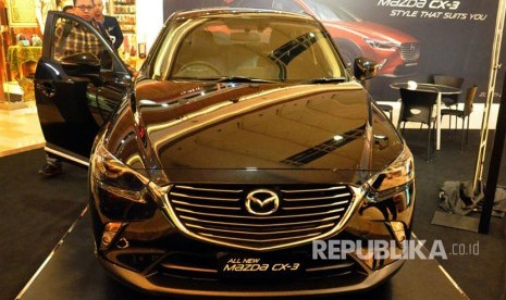 Mazda CX-3 dipajang pada Mazda Exhibition Mall 2017 di Semarang. Sambut Mudil Lebaran PT Eurokars Motor Indonesia berikan program khusus layanan konsumen yang akan mudik Lebaran tahun ini