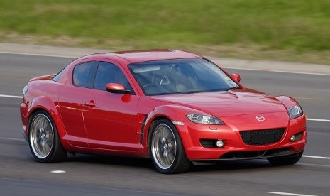 Mazda RX-8 ditarik dari peredaran. 