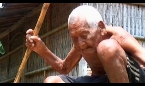 Mbah Gonto, dinyatakan sebagai orang tertua di dunia saat ini dengan usia 145 tahun