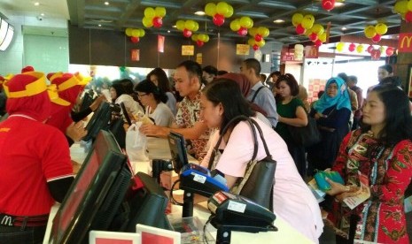 McDonald bagikan sarapan gratis