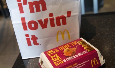 McDonald's menghentikan pemberian suntikan antiobiotik ke ayam.