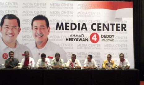 Konpers pasangan cagub Jabar, Ahmad Heryawan-Deddy Mizwar 