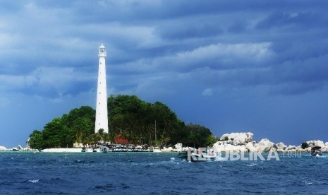 Wisata Belitung, Pulau Lengkuas. Permintaan jasa mobil rental di Belitung mulai meningkat seiring dengan ramainya jumlah wisatawan. 