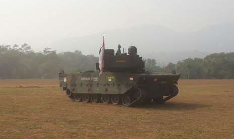 Medium Tank milik PT Pindad (Persero) bekerjasama dengan FNSS Turki melakukan uji tembak sebanyak tiga kali uji di lapangan Pusat Pendidikan Infanteri TNI AD di Cipatat, Kabupaten Bandung Barat, Senin (27/8). Hasilnya, seluruh tembakan berhasil mengenai sasaran. Namun, terdapat evaluasi dan penyempurnaan yang tetap harus dilakukan.