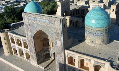 Medrese (sekolah) Amir-i-Arab di Bukhara, Uzbekistan.