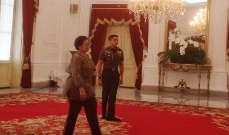 Mega bertemu Presiden Jokowi di Istana Merdeka, Jakarta, Senin (21/11).