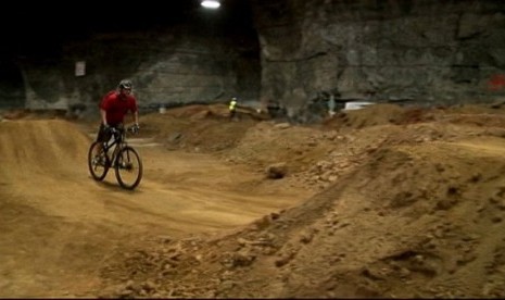 Mega Cavern Bike Park di Louisville, Kentucky