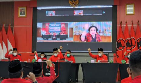 Megawati memberikan pesan kepada kader PDIP.