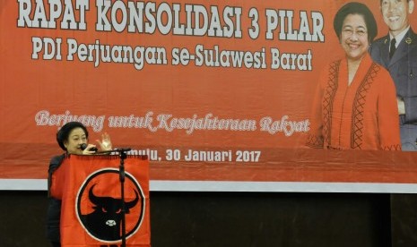 Megawati saat menghadiri Rapat Konsolidasi 3 Pilar Partai se-Sulawesi Barat di d’Maleo Hotel and Convention Mamuju, Senin (30/1).