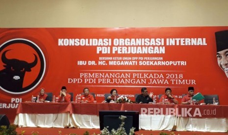 Megawati Soekarno Putri memimpin Konsolidasi Organisasi Internal PDIP terkait Pilkada Jatim di Malang, Ahad (10/9). 