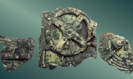 Mekanisme antikythera dapat dikatakan sebagai komputer tertua di dunia. Mekanisme ini sudah berusia 115 tahun.