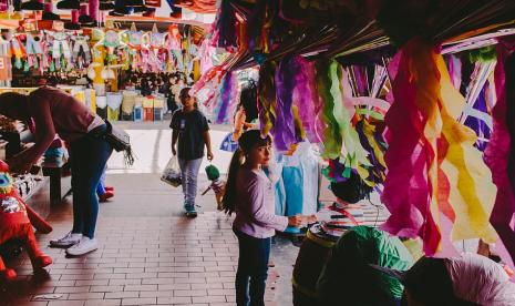 Suasana salah satu pasar di Tijuana, Meksiko. Meksiko merilis pedoman untuk membuka kembali sejumlah industri. Ilustrasi.