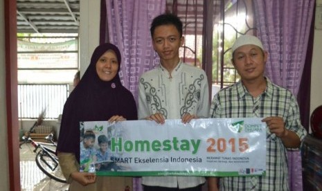 melalui homestay, dompet dhuafa ajak orang tua asuh inspirasi siswa