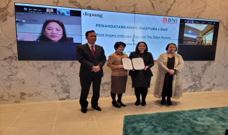 Melalui kantor cabang Tokyo, BNI menandatangani kerja sama pembiayaan dengan Dopang Co Ltd dalam penyaluran fasilitas pembiayaan bagi Diaspora Indonesia yang memiliki usaha segmen Small Medium Enterprise (SME) melalui Diaspora Loan.  Penandatanganan ini dilakukan  Acting General Manager BNI Tokyo, Dyah Paramita Novia Putri dengan Founder Dopang Co Ltd Tania Mirella disaksikan oleh Wakil Duta Besar Republik Indonesia Tri Purnajaya di Kantor BNI Tokyo, Jepang, Jumat (18 Februari 2022).