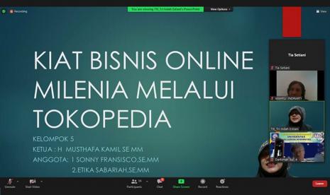 Melalui kegiatan pengabdian masyarakat (PM),  dosen Universitas BSI (Bina Sarana Informatika) Fakultas Teknik dan Informatika, mengajak Pemberdayaan dan Kesejahteraan Keluarga (PKK) RW 01 Pondok Labu Jakarta Selatan, untuk dapat memahami ‘Kiat Bisnis Online Milenia Melalui Tokopedia’, melalui kegiatan workshop yang dilakukan secara daring via zoom, Sabtu (30/10) lalu.