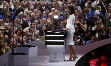 Melania Trump, istri Donald Trump, saat bicara dalam rangka kampanye suaminya sebagai calon Presiden AS.