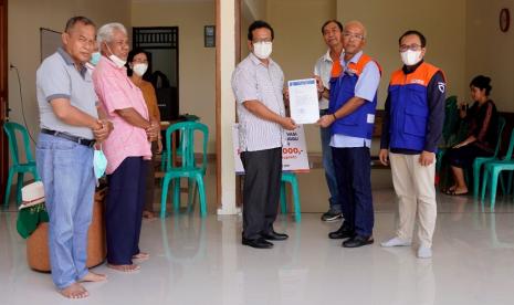 Memasuki akhir tahun, dalam rangka terus memaksimalkan tanggung jawab sosial dan lingkungan, PT BRI Asuransi Indonesia/BRI Insurance (BRINS) melakukan berbagai upaya sebagai kontribusi Corporate Social Responsibility (CSR) yang juga sebagai salah satu kegiatan dalam mendukung rangkaian HUT BRI ke 126 sebagai bagian dari BRI Group.