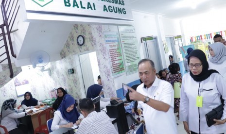 Memasuki hari kedua di tahun 2020, Bupati Muba Dodi Reza Alex Noerdin melalui Sekretaris Daerah Muba Drs Apriyadi MSi, melakukan sidak ucai libur tahun baru.