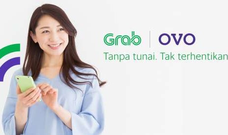 Membayar Grab dengan OVO.