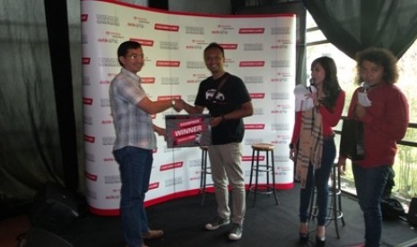 Member TACI mendapat doorprize di acara Coaching Clinic Avanza.