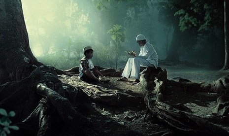 Ilmu yang Bemanfaat dan Menyesatkan. Foto: Memberi nasihat merupakan anjuran agama (ilustrasi).