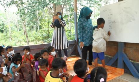 Mempermudah masyarakat mengakses pendidikan menjadi salah satu fokus Pemerintah Kabupaten Musi Banyuasin (Pemkab Muba). 