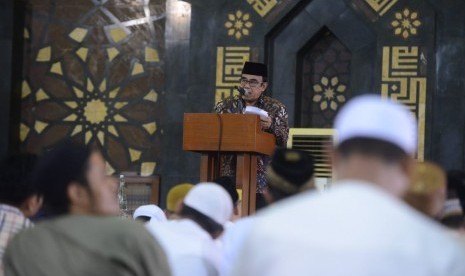 Menag Fachrul Razi saat memberi sambutan di acara Dzikir Nasional Republika di Masjid At Tin, Jakarta, Selasa (31/12). 