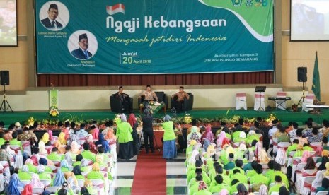 Menag Lukman Hakim menjadi pembicara di Ngaji Kebangsaan di UIN Walisongo