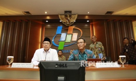  Menag Lukman Hakim Saifuddin Tengah Bersama Kepala BPS Suharyanto Memberikan Keterangan Pers di BPS, Jakarta, Rabu (1/11), 