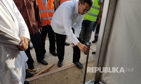 Menag Lukman Hakim Saifuddin tinjau tenda baru di Arafah.