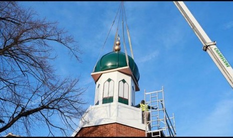 Menara masjid di Nottingham, Inggris.