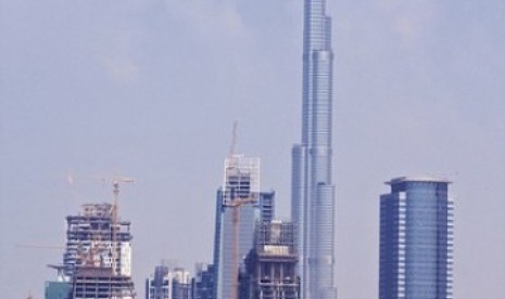 Menara tertinggi di dunia, Burj Khalifa di Dubai.