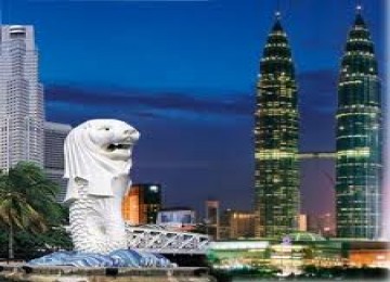 Menara Petronas Malaysia dan Patung Singa Merlion Singapura