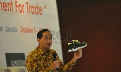 Mendag Muhammad Lutfi berbicara dalam Trade & Investment Seminar di Jakarta, Kamis (9/10). (Republika/Prayogi).