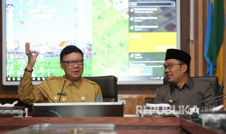 Mendagri Tjahjo Kumolo, melakukan Inspeksi mendadak (Sidak) ke Pemkot Bandung, Senin (6/3)