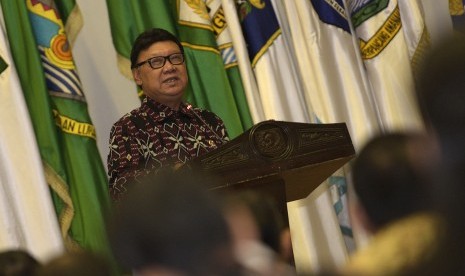 Mendagri Tjahjo Kumolo memberikan pengarahan dalam Rakor Pengawasan Tingkat Nasional 2015 di Kantor Kementerian Dalam Negeri, Jakarta, Selasa (15/12). 